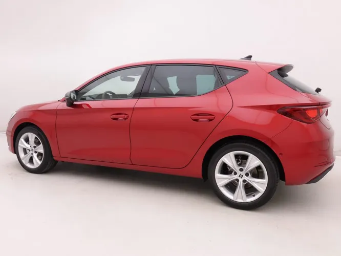 Seat Leon 1.5 TSi 150 FR 5D + GPS + Virtual + Ambient + Camera + Winter + LED Lights Image 3